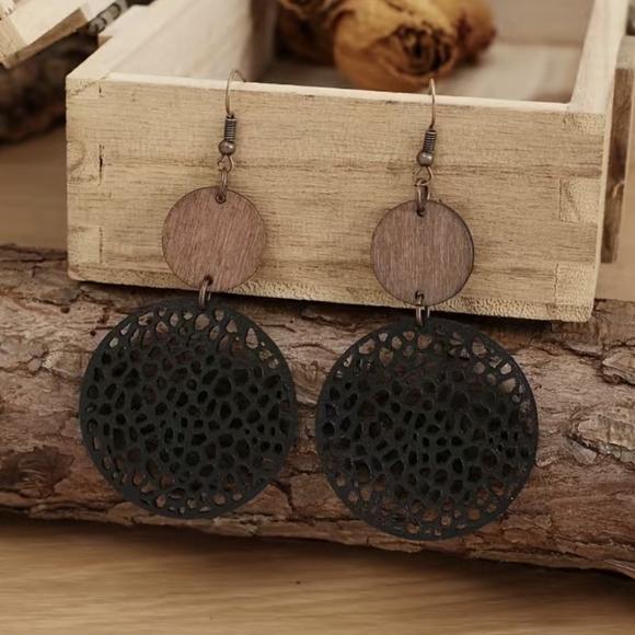 NWT Hollow Round Drop Earrings - Bohemian Style - Picture 2 of 6